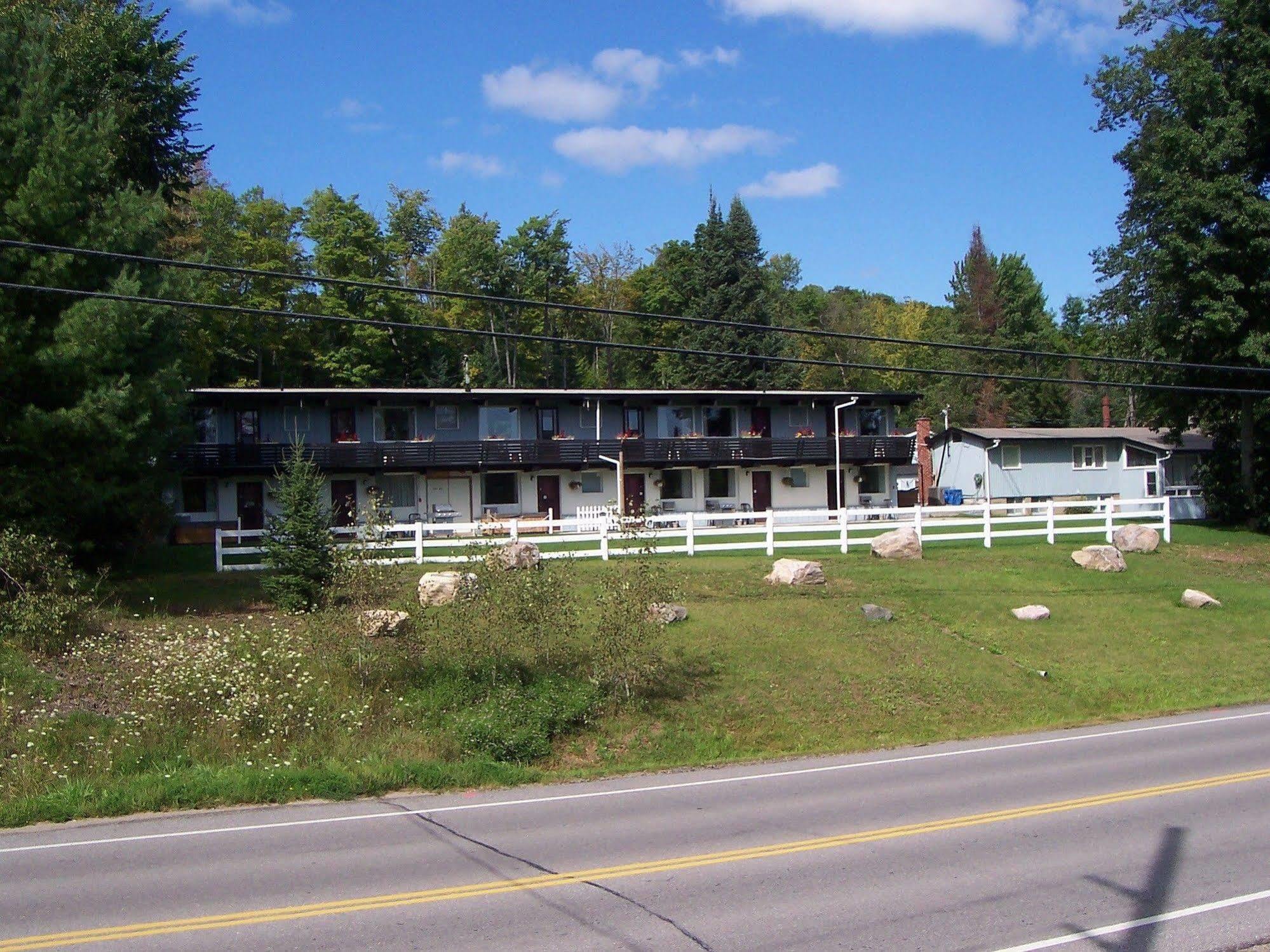 Lakeview Motel Haliburton Exterior photo