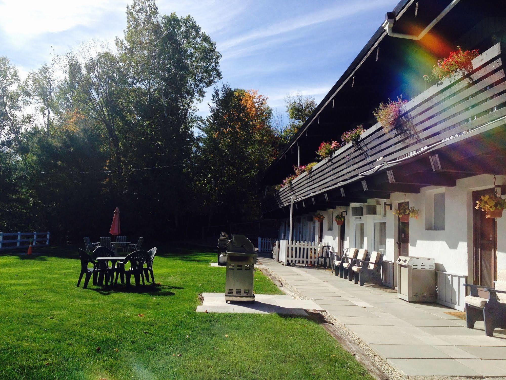 Lakeview Motel Haliburton Exterior photo